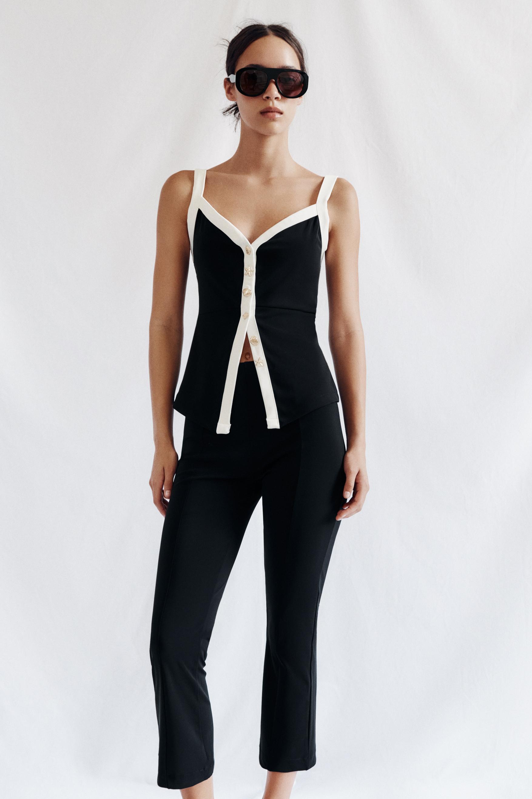 FLARED PINTUCK LEGGINGS
