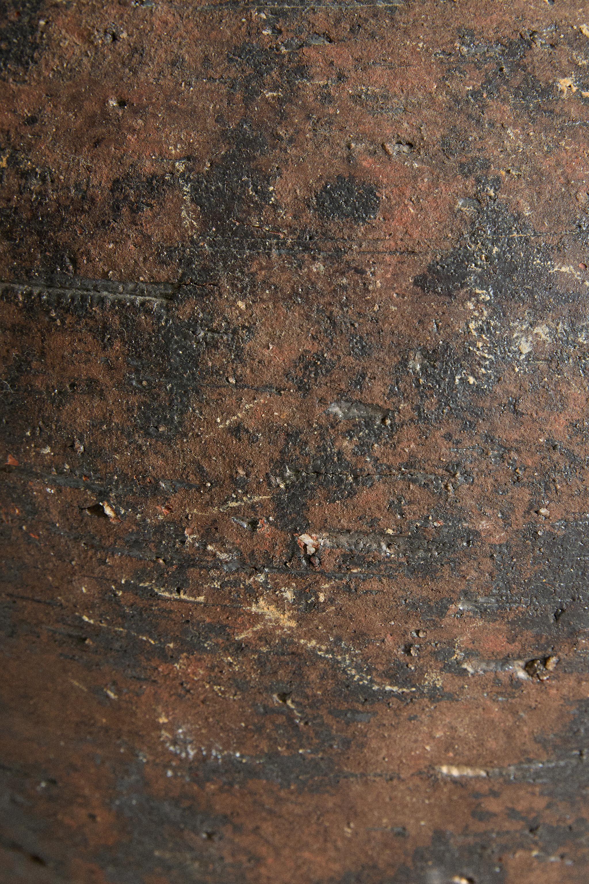 DECORATIVE TEXTURED CERAMIC VASE