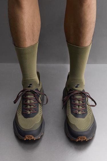 ZAPATILLA DE CORRER TRAIL - Verde agua de Zara - Imagen 0