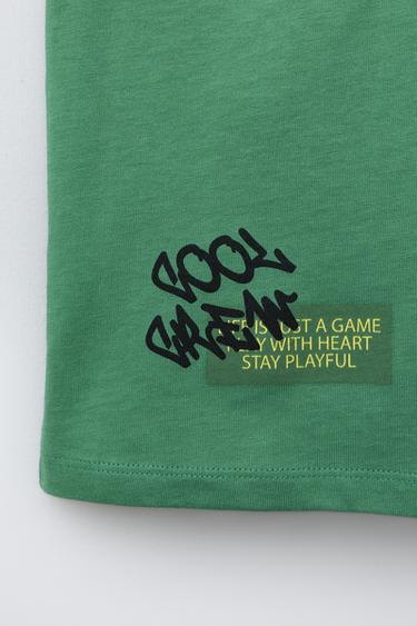 T-SHIRT IMPRIMÉ GRAFFITI - Vert de Zara - Image 3