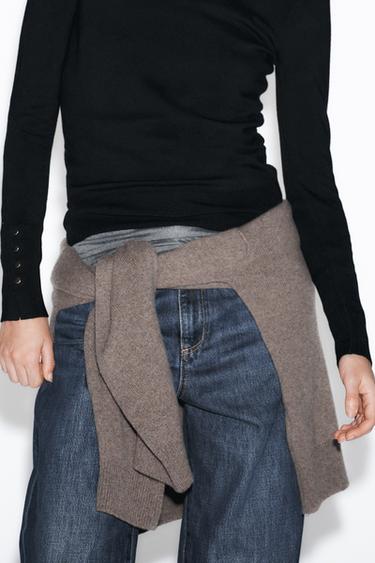 PULL EN MAILLE LISSE BASIQUE - Noir de Zara - Image 3