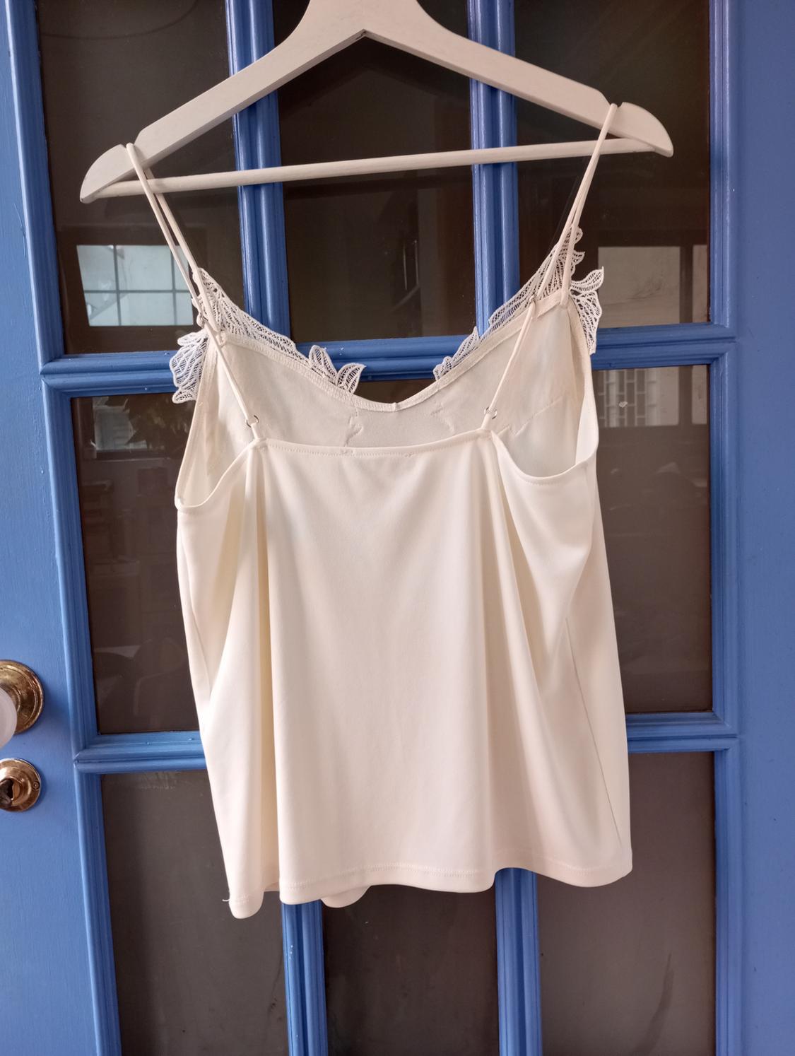 LACE-TRIMMED CAMISOLE TOP - Image 2