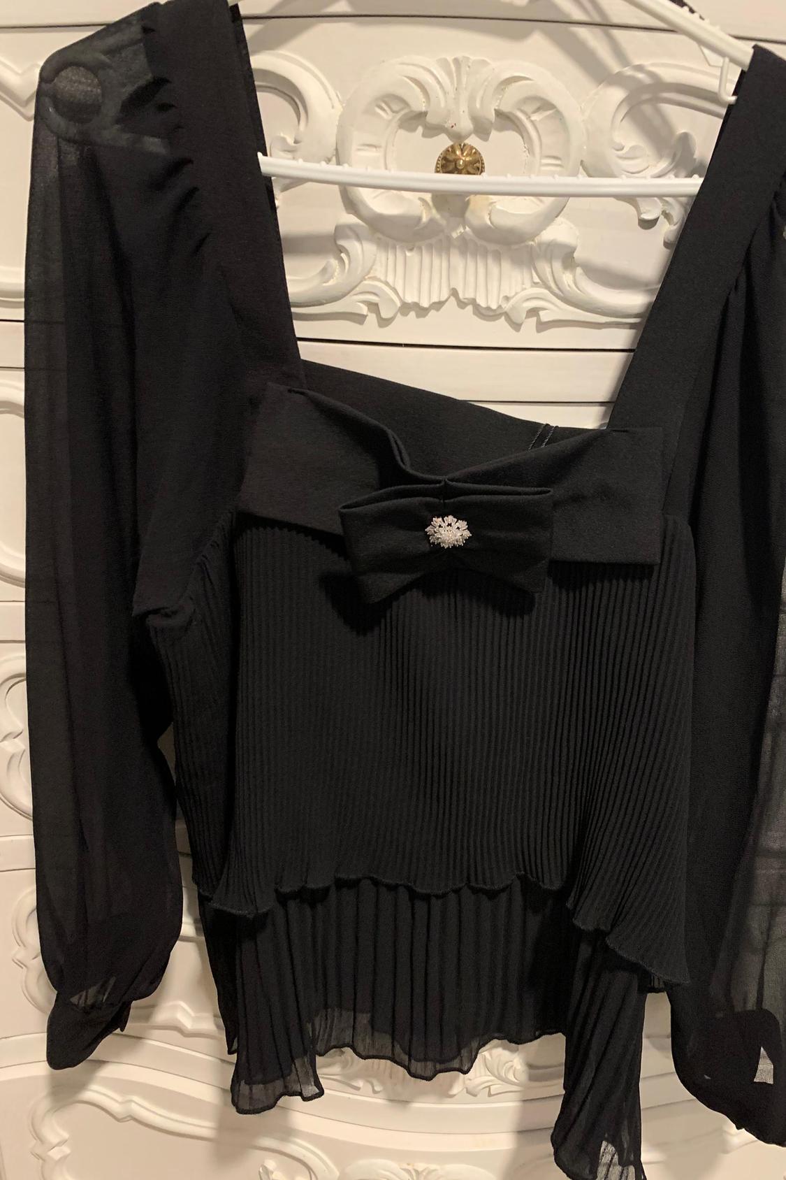 PLEATED TOP WITH BOW