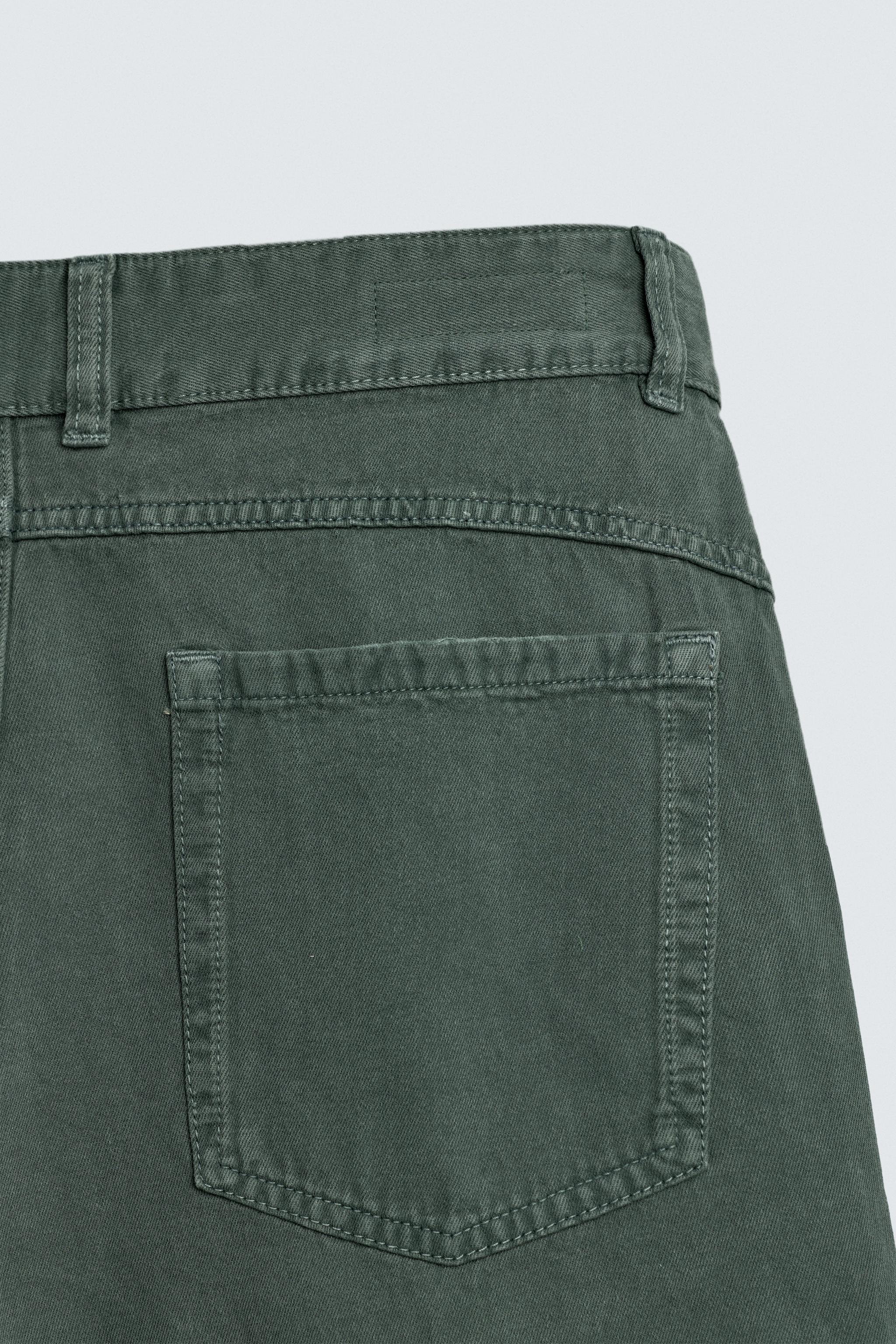 SHORT RELAXED FIT