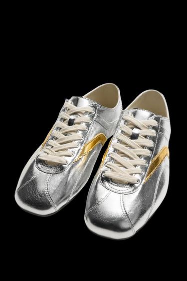 METALLIC-LEDERSNEAKER HARRY LAMBERT FOR ZARA x DISNEY - Silber von Zara