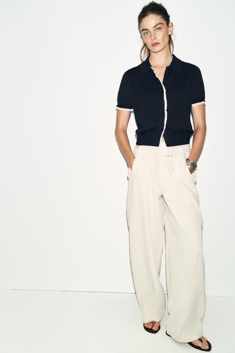 KISA KOLLU DANTEL DETAYLI ÖRGÜ HIRKA