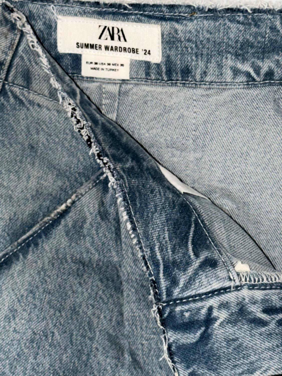 WIDE-LEG PLEATED JEANS - LIMITED EDITION - Image 3