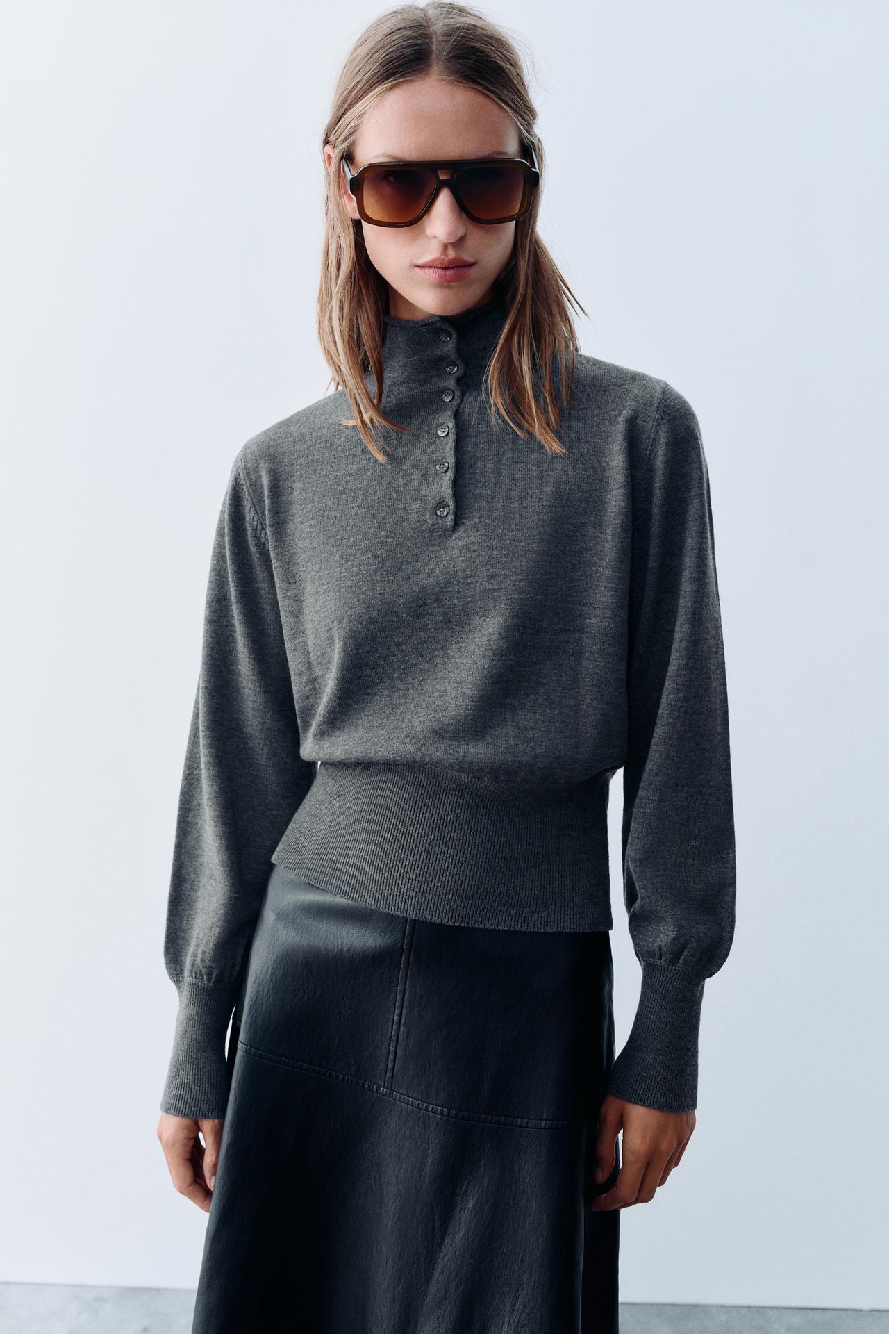 HIGH-NECK BUTTON KNIT SWEATER — Gray marl