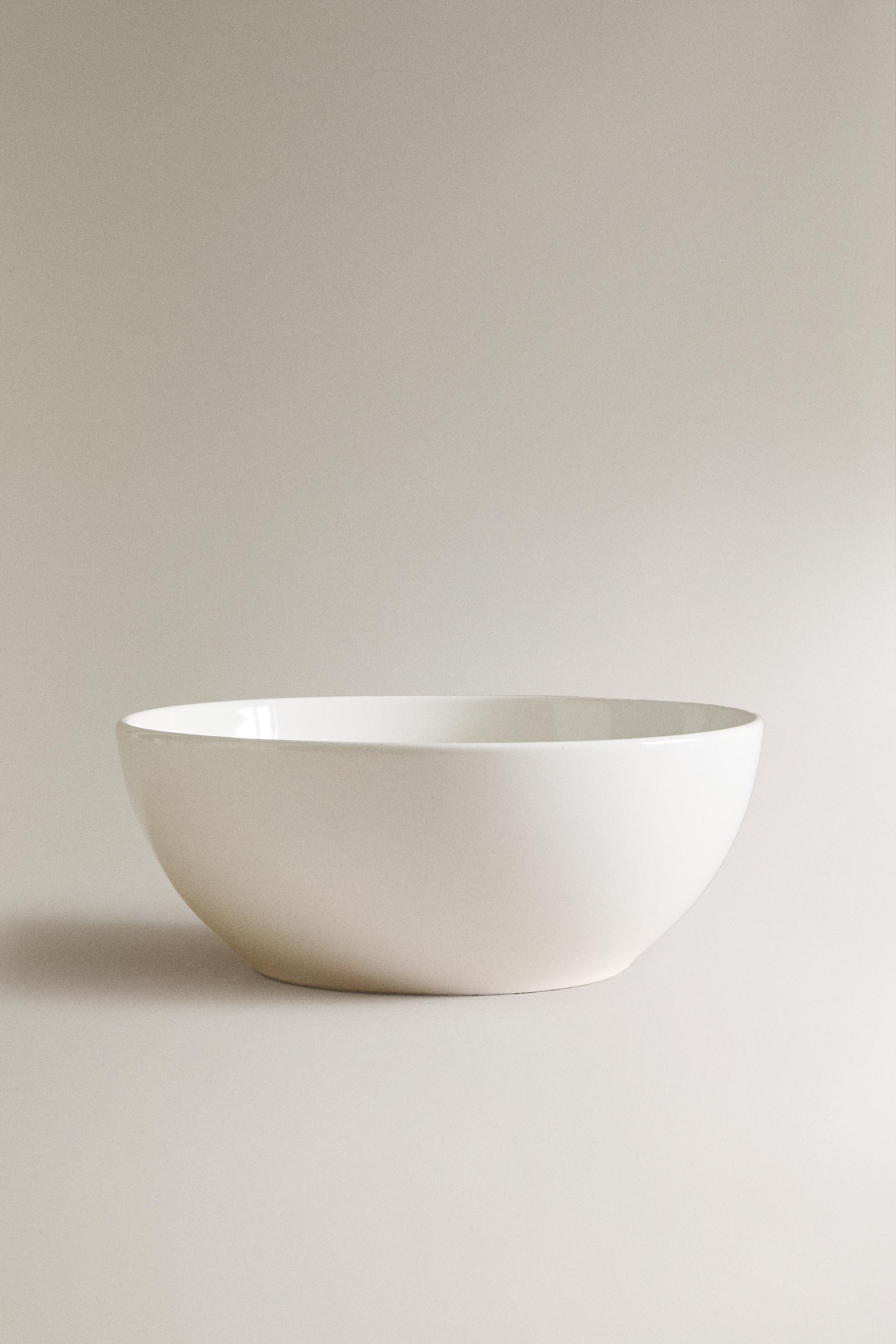 STONEWARE SALAD BOWL — White