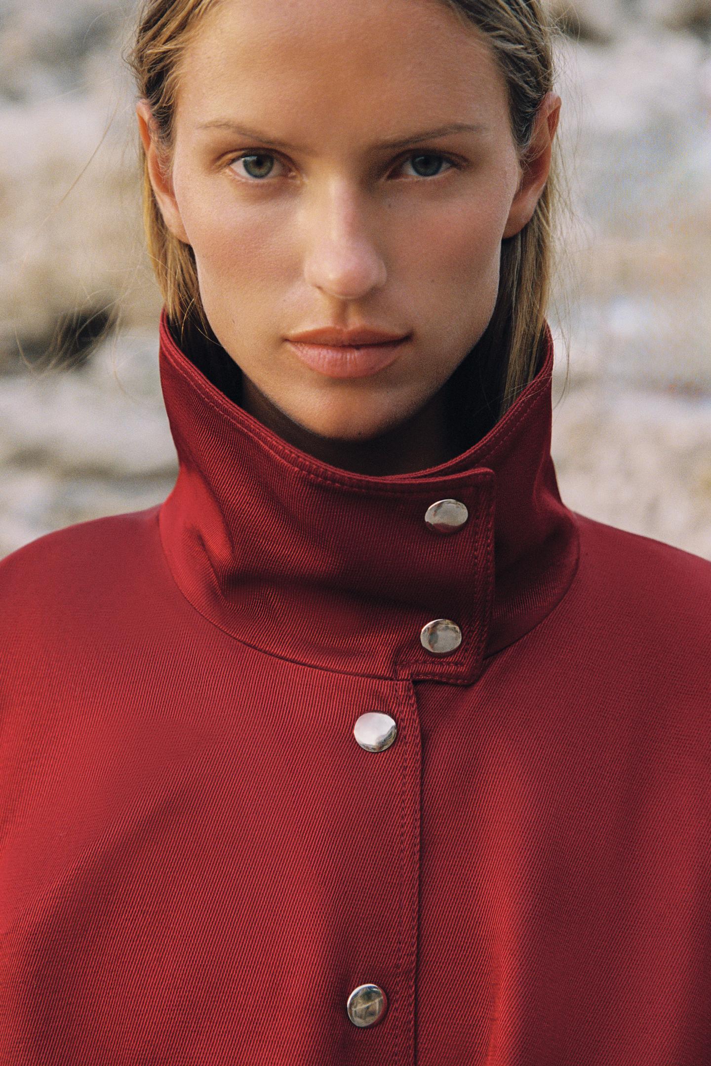 Женская куртка Zara Stand-Up Collar Bomber, цвет: Бордовый — фото 3