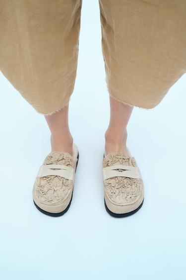 GATHERED CLOGS X FANGLU LIN - Ecru White by Zara