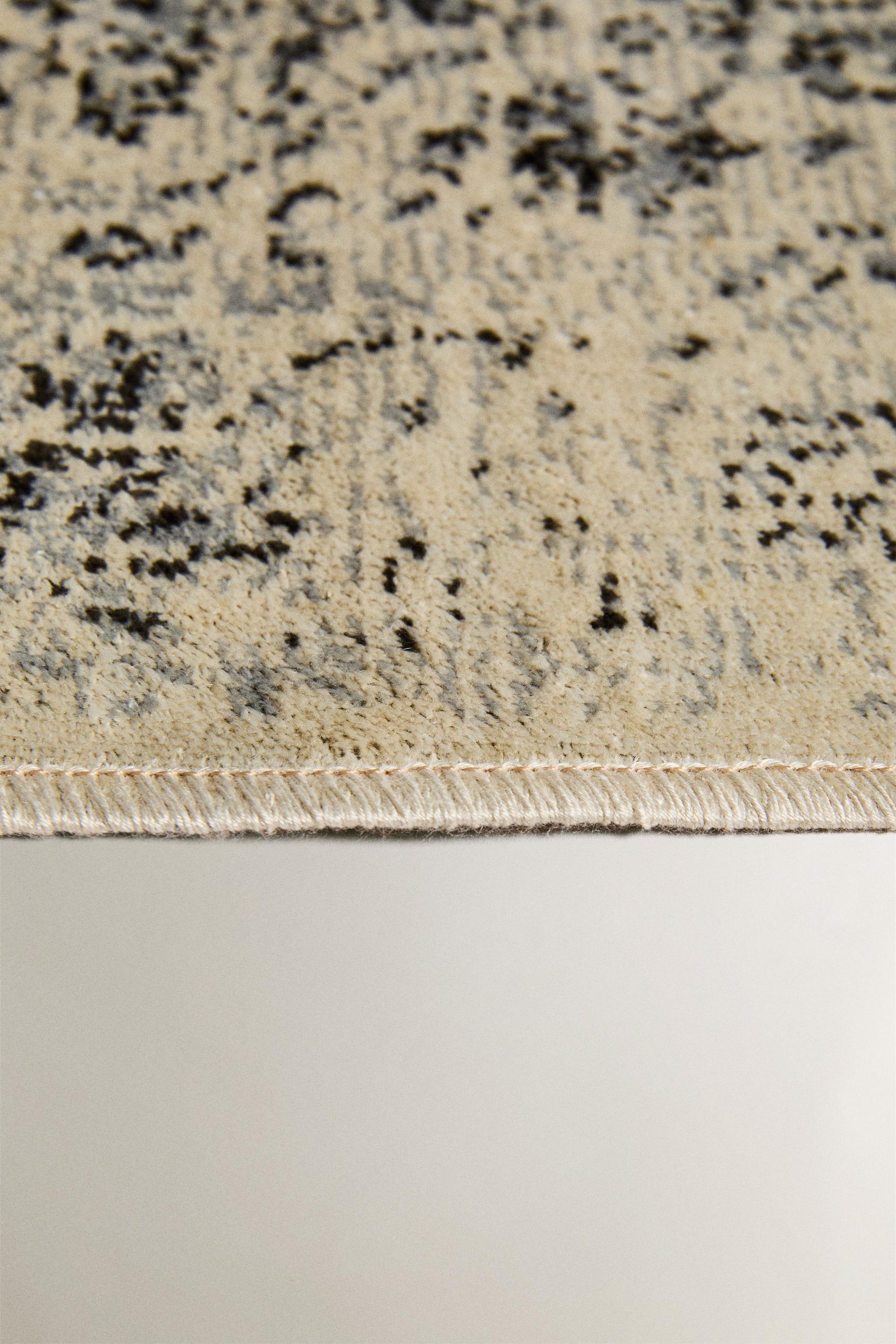 ヴィンテージ調 ラグ - ベージュ | ZARA Japan / 日本