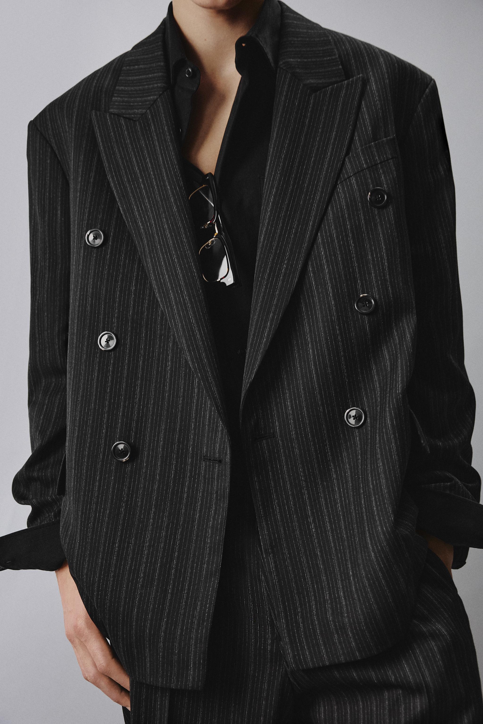 ピンストライプ柄ダブルブレスト仕様ブレザー - ブラック | ZARA Japan