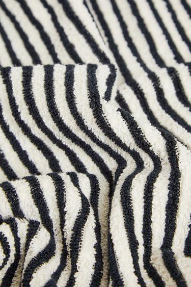 TOALLA BAÑO ALGODÓN HILO TINTADO - Crudo / Negro de Zara