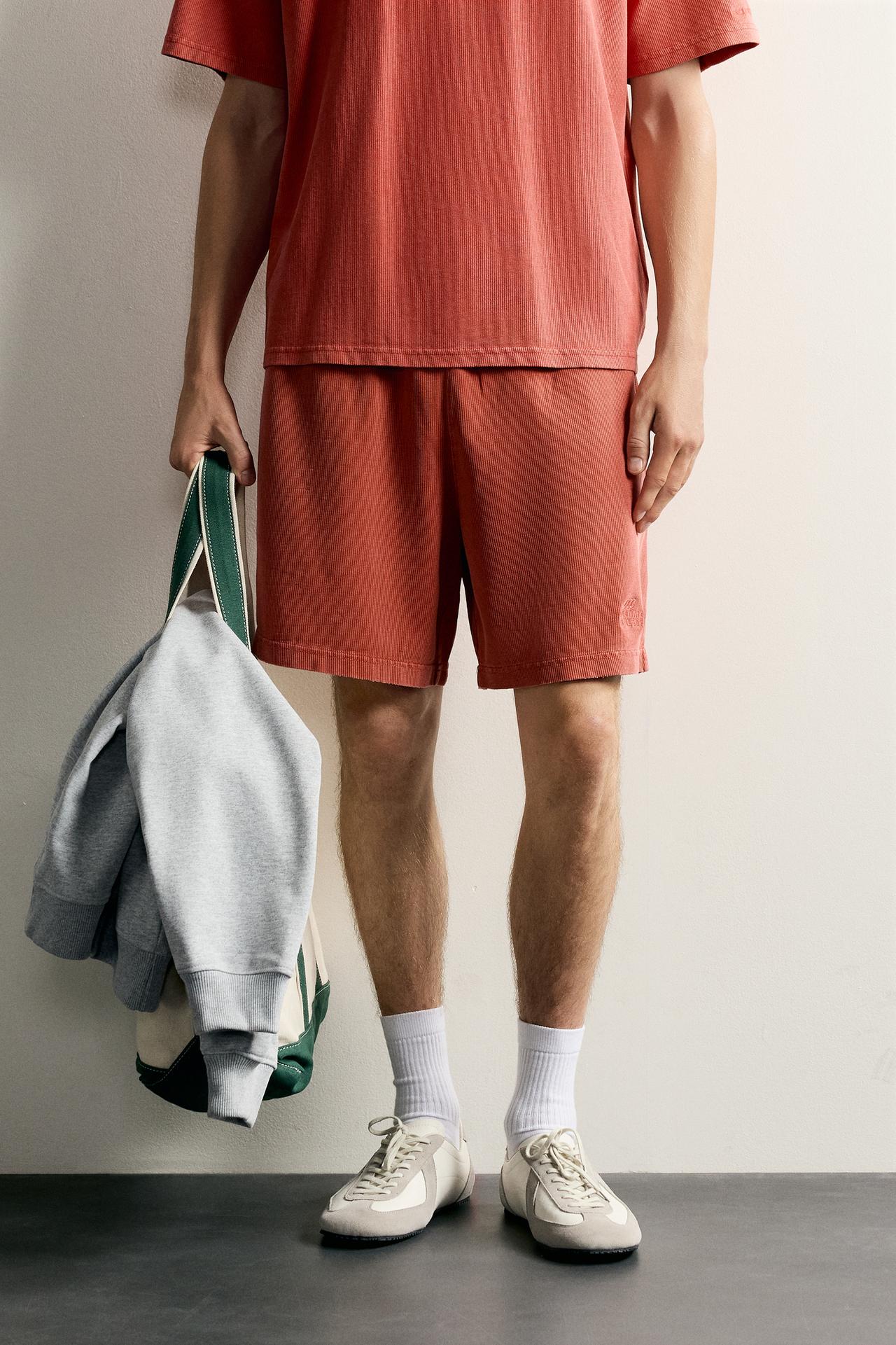 WASHED WAFFLE TEXTURE SHORTS — Red