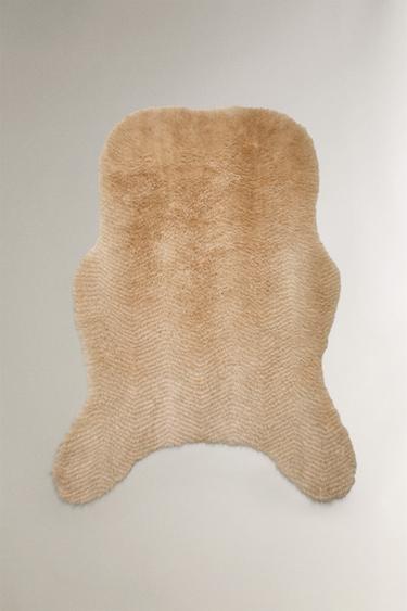 LONG FAUX FUR THROW - Sand by Zara
