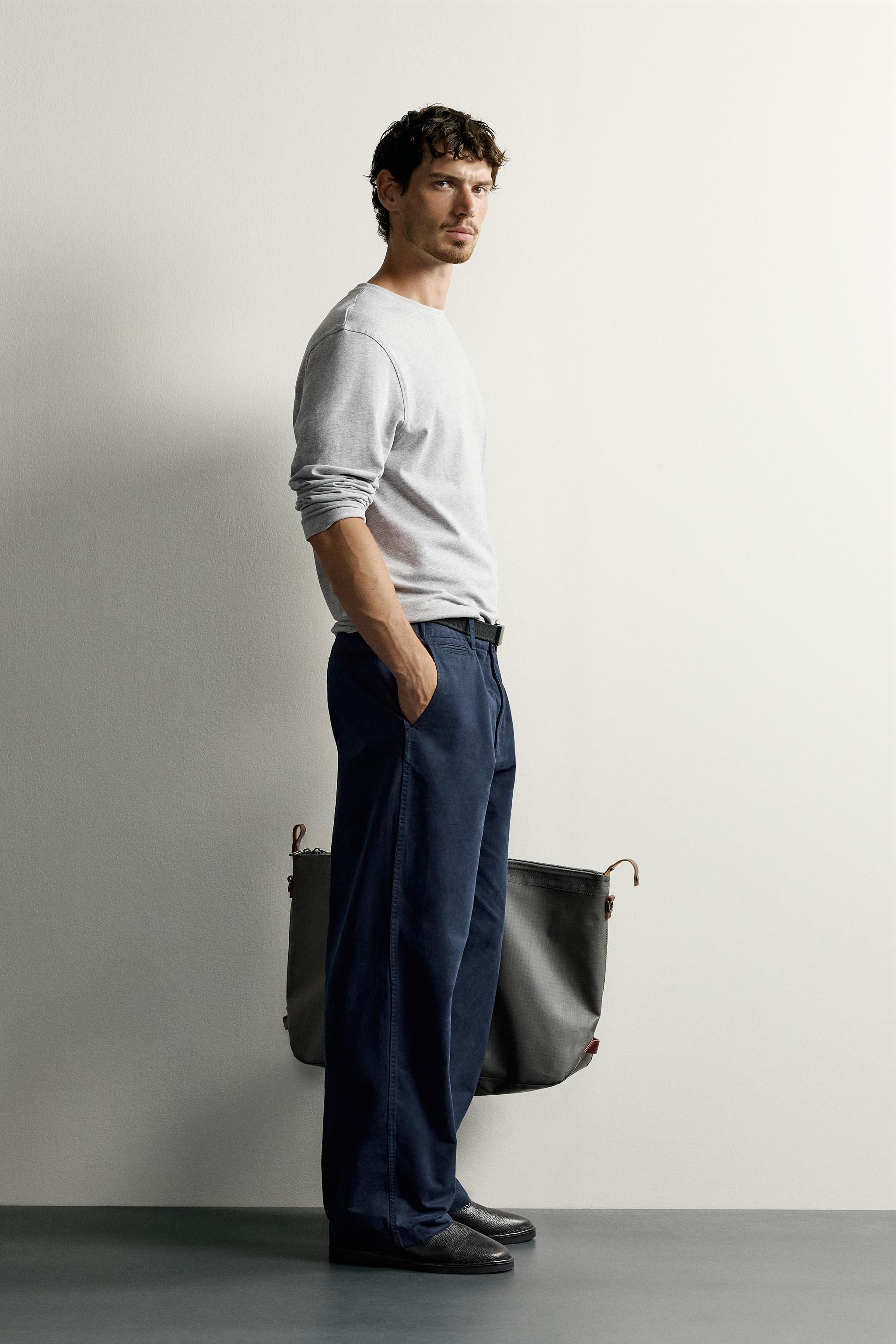 REGULAR FIT LONG-SLEEVE T-SHIRT