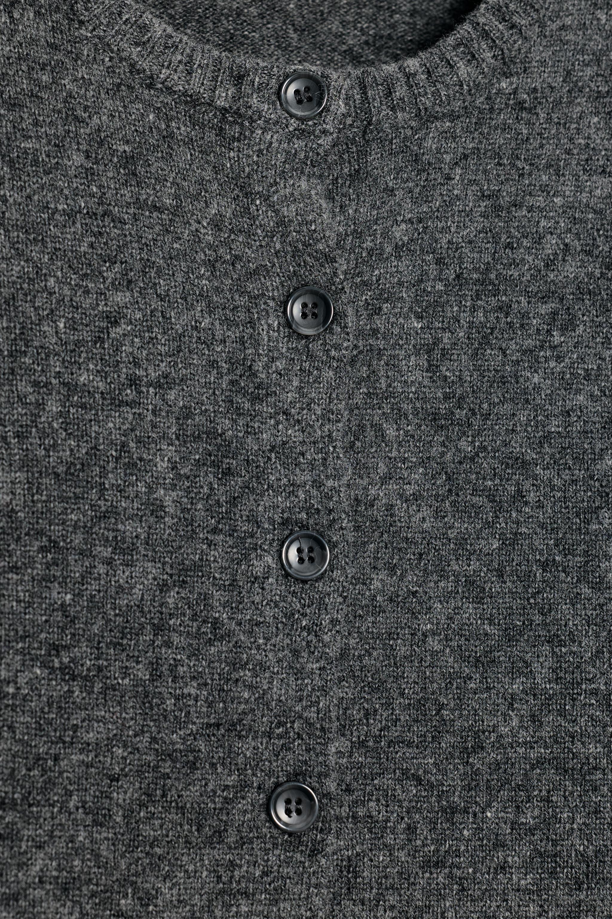 GILET 100 % LAINE EN MAILLE LISSE