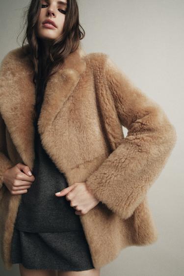 MANTEAU EN CUIR AVEC EFFET FOURRURE ZW COLLECTION - Beige de Zara - Image 2