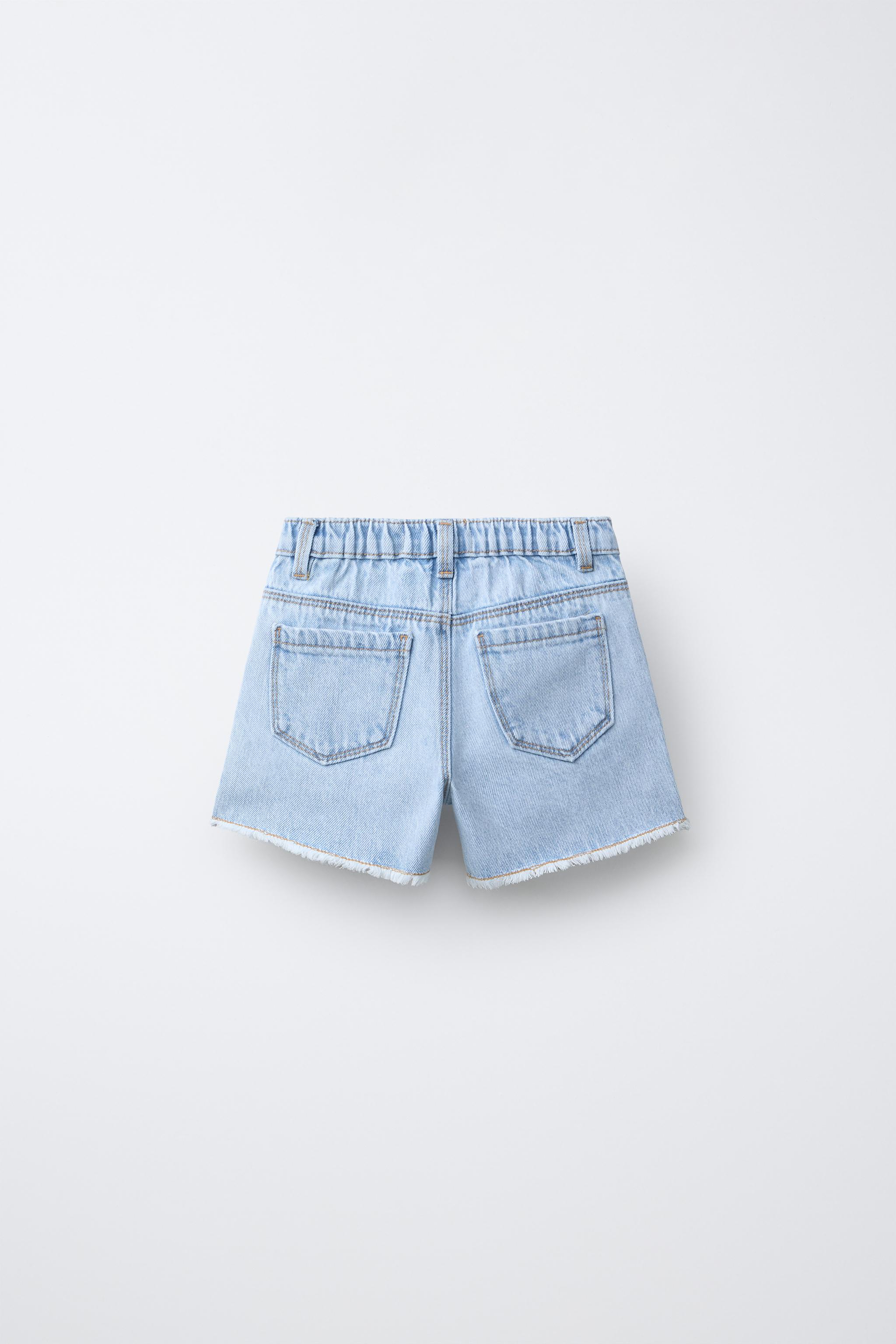 MOM FIT DENIM SHORTS WITH CROCHET FLOWERS