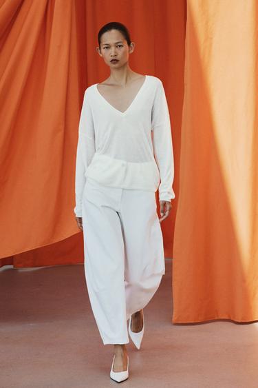 FINE KNIT V-NECK JUMPER - White by Zara