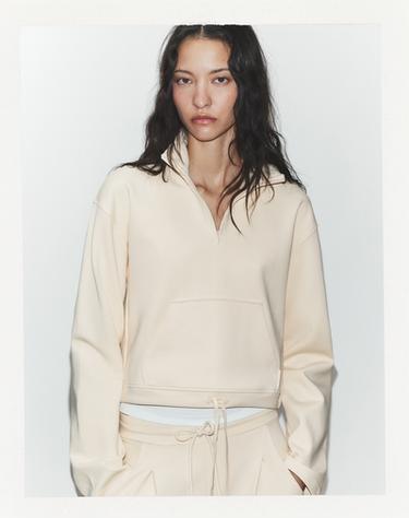 BLUZË HOODIE POLO INTERLOCK - Ngjyrë gjalpi nga Zara