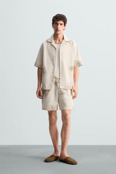 BERMUDA BORDADO FLORAL - Beige claro de Zara - Imagen 0