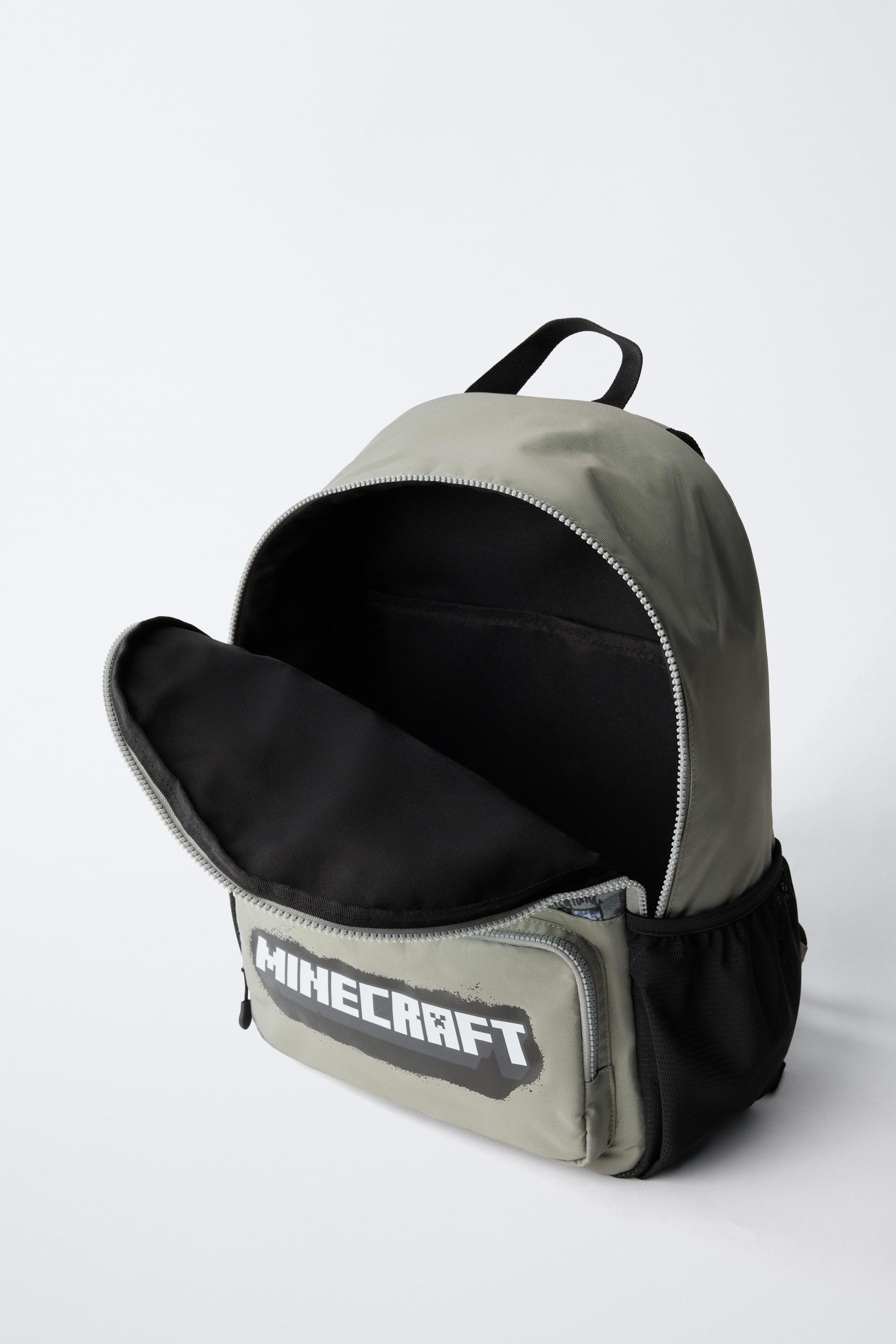 MINECRAFT © MOJANG AB. ™ BACKPACK