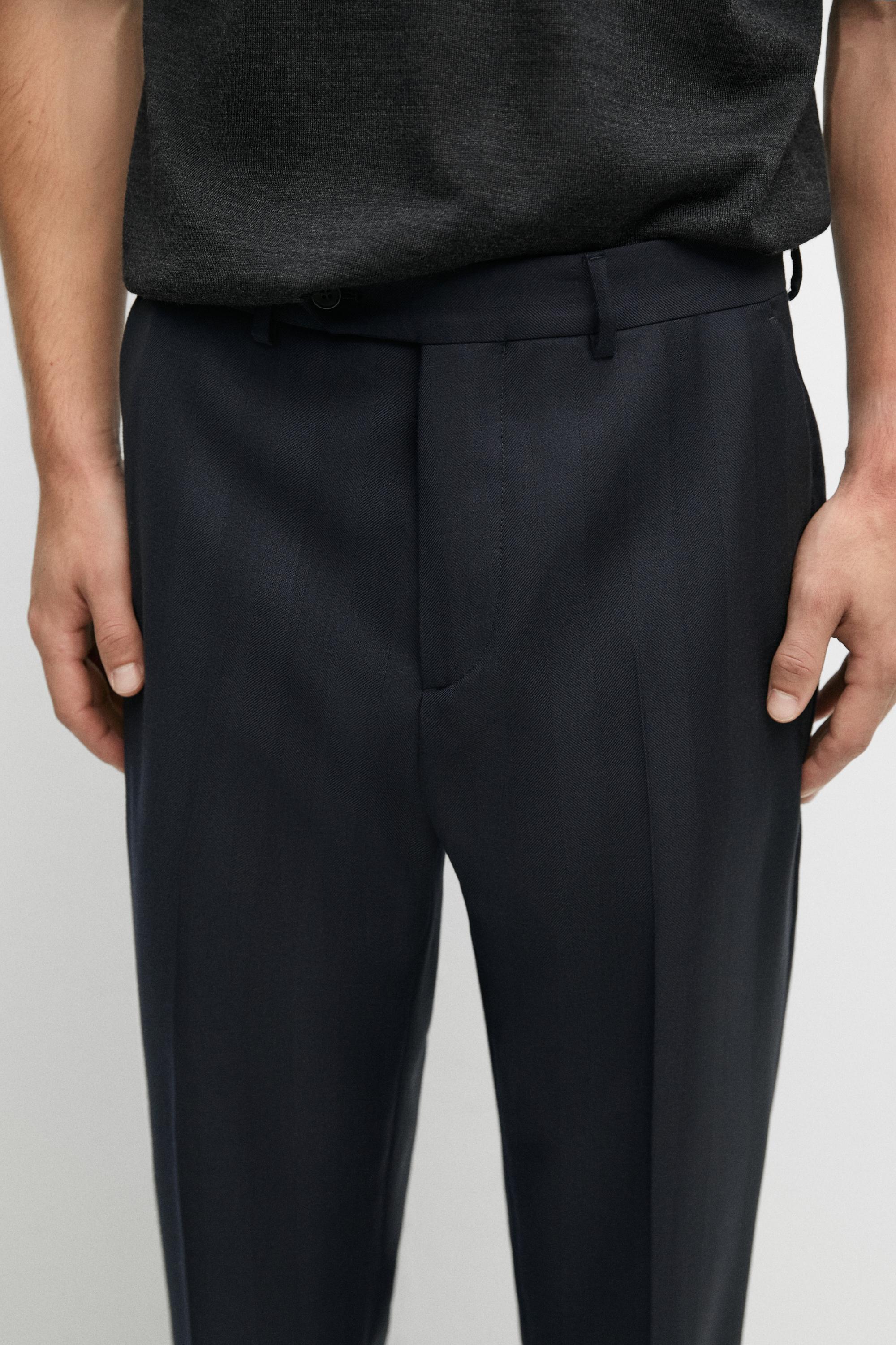 Pantalon tailleur à chevrons