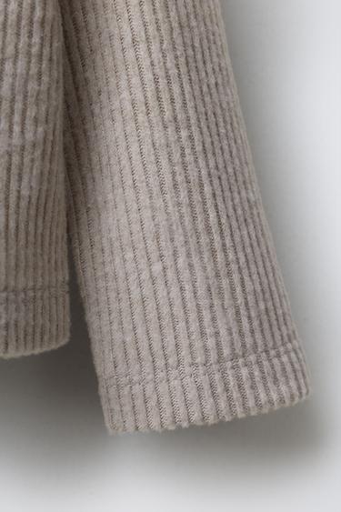 HAUT CÔTELÉ À COL ROULÉ - Kaki clair de Zara - Image 3