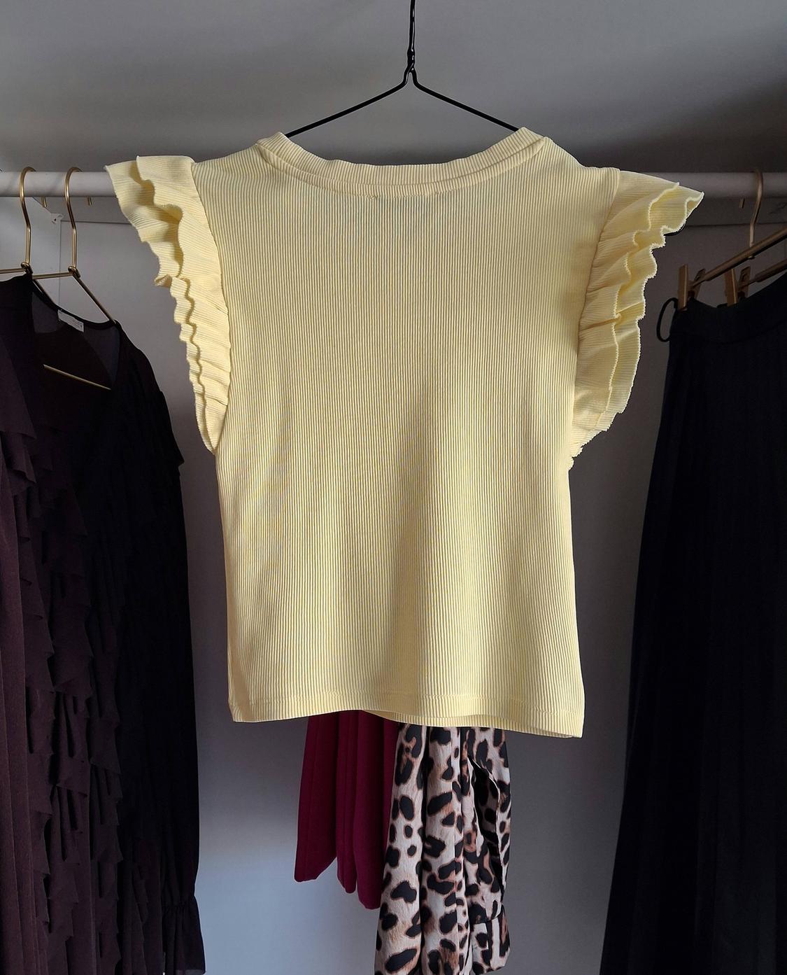 SLEEVELESS TOP WITH RUFFLES - Image 2