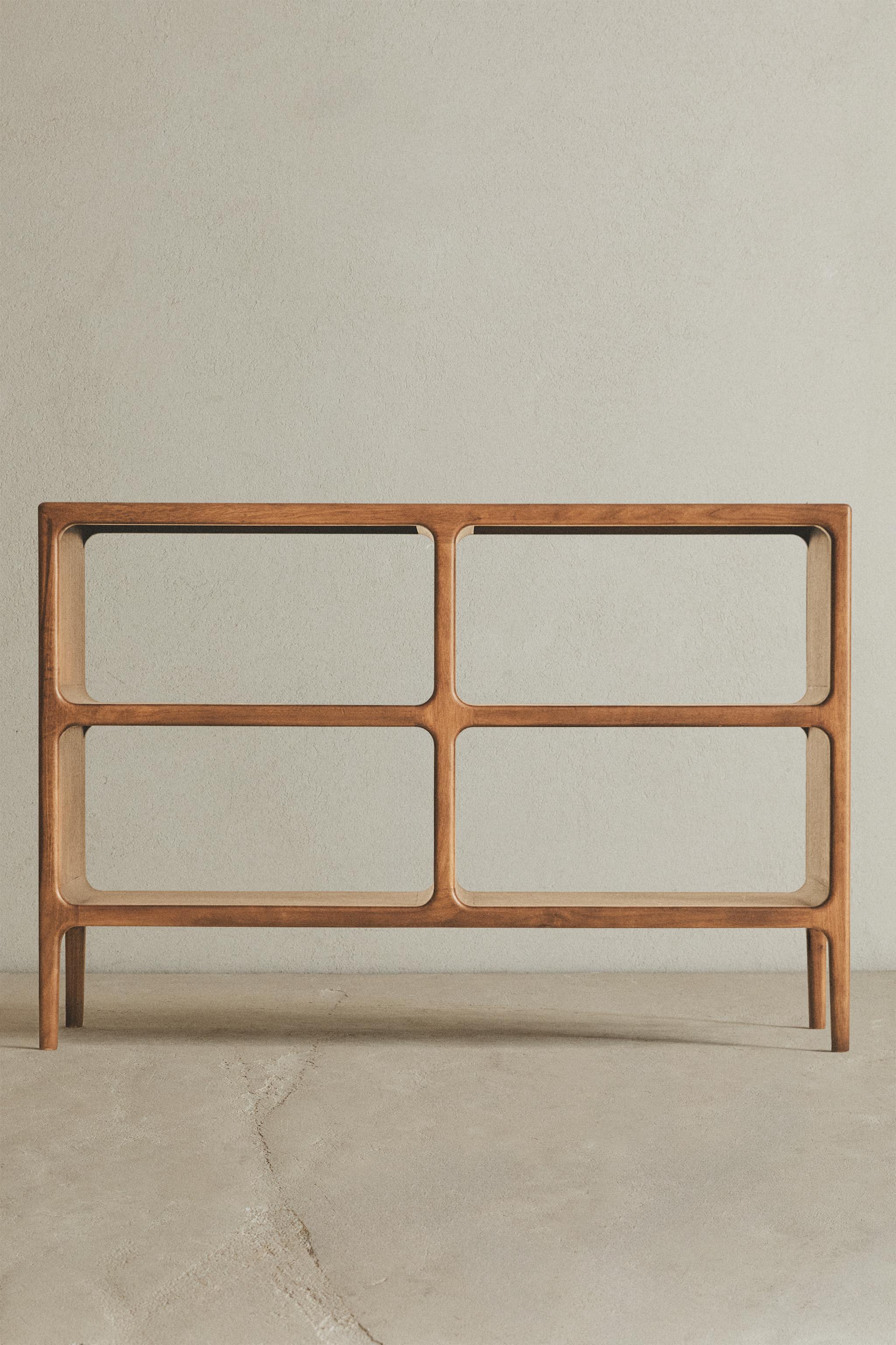 MEDIUM HONEY OAK SIDEBOARD