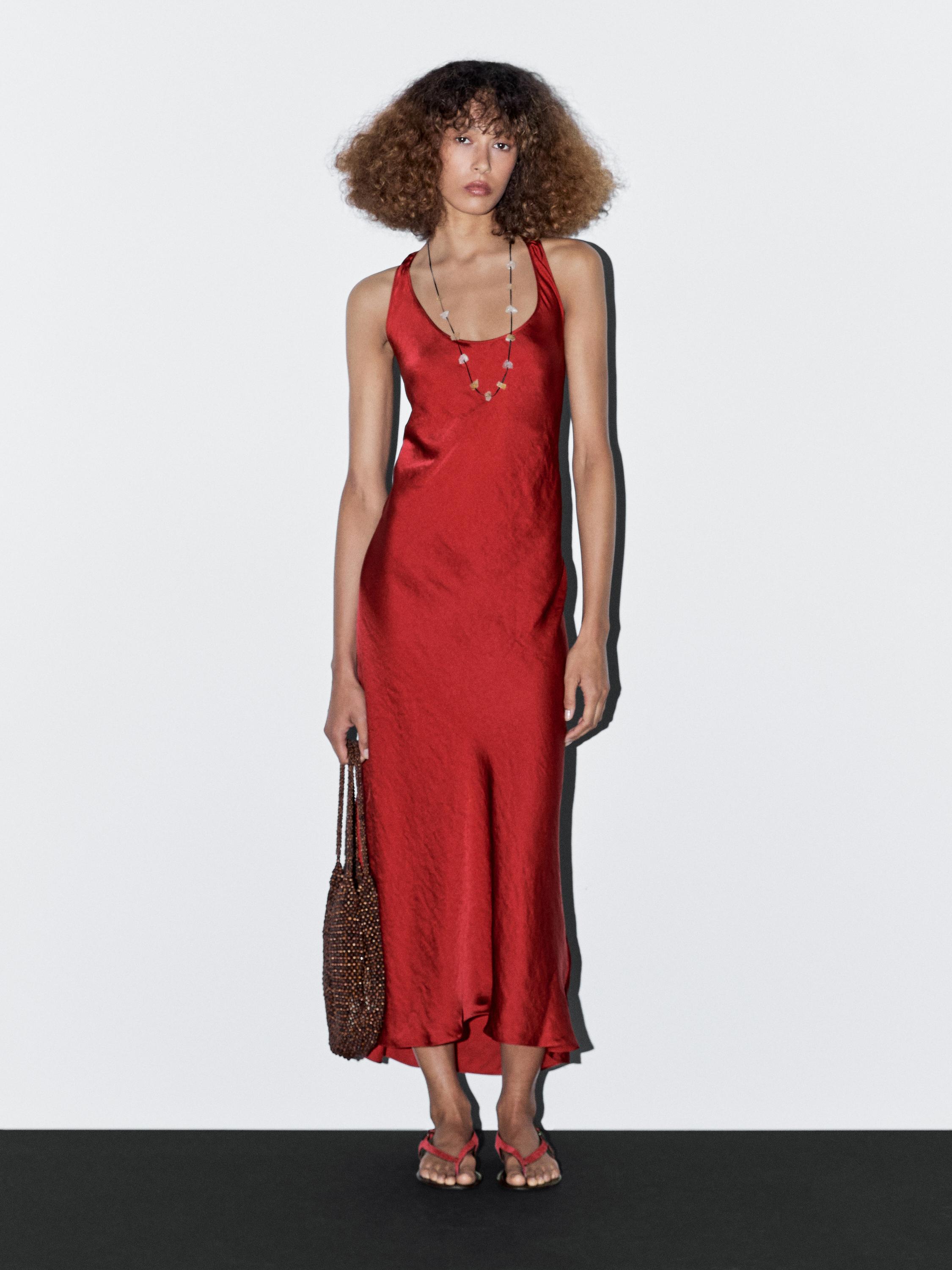 Long satin dress with round neckline