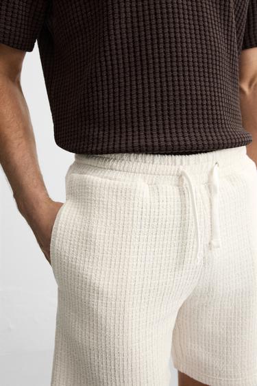TEXTURED JOGGER BERMUDA SHORTS - Ecru by Zara - Image 4