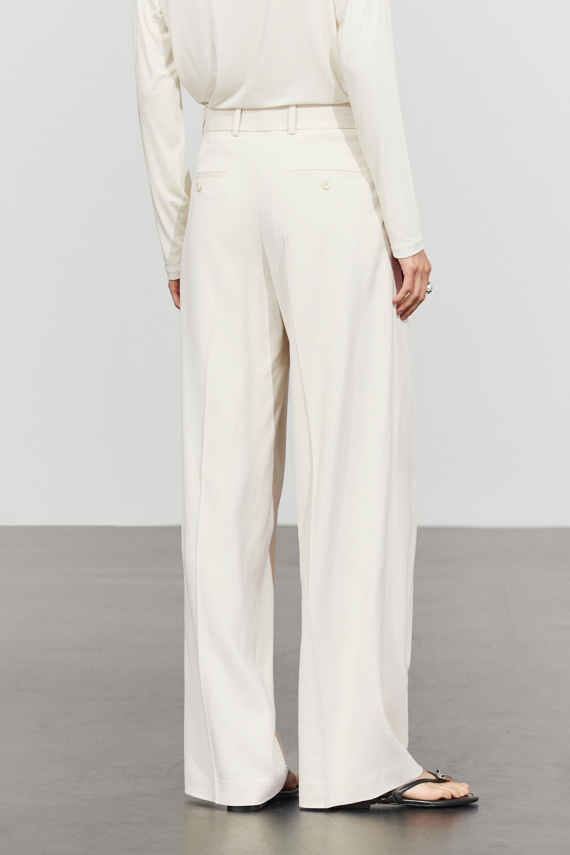 Flowing wide-leg pants