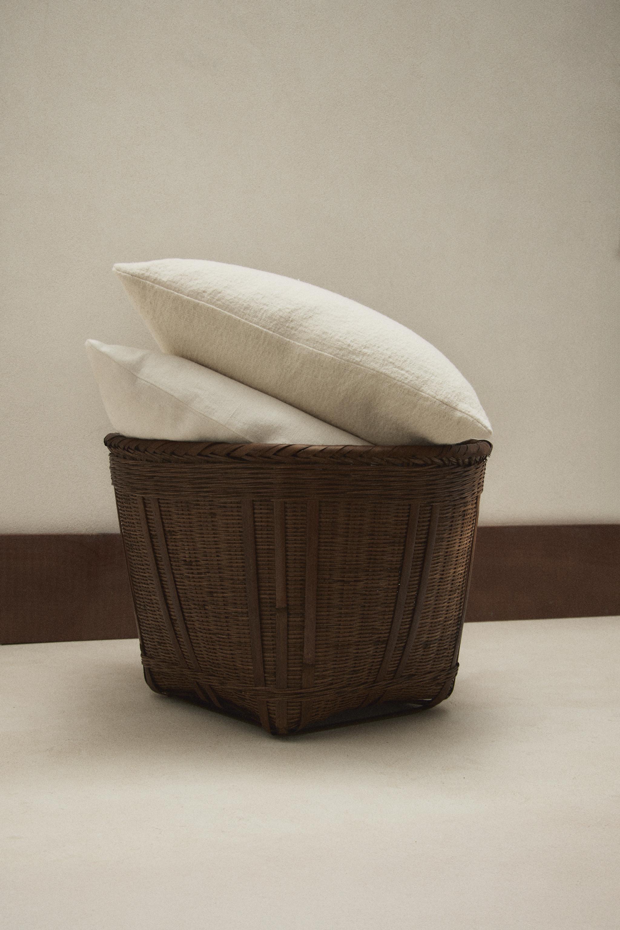WOVEN BASKET