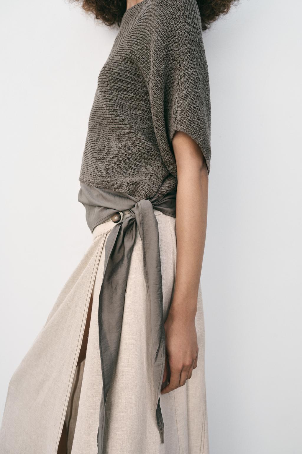 CONTRAST KNOT KNIT TOP