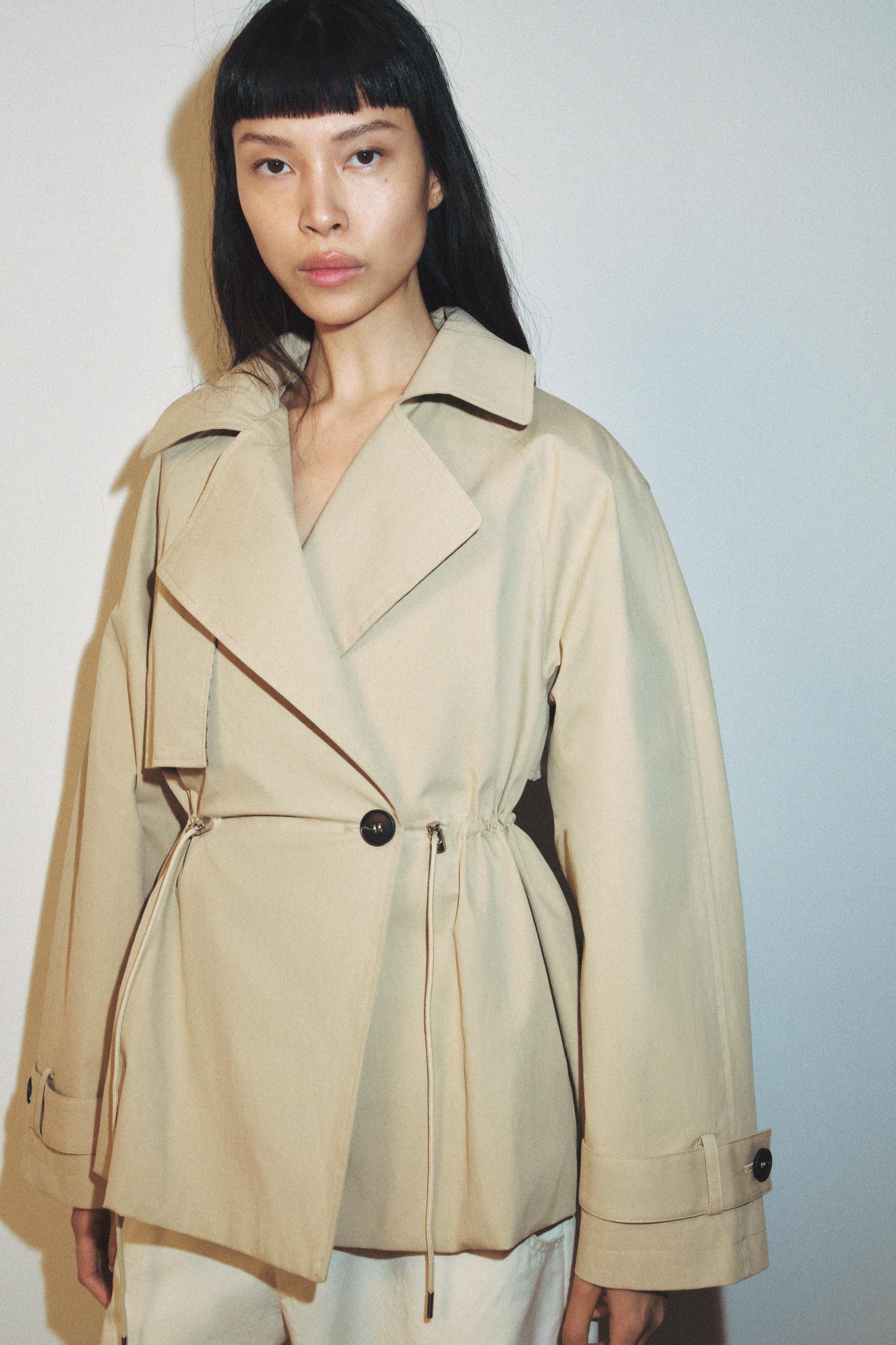 ZARA 調節可能なウエスト ショートトレンチコート S 完売品 調節可能なウエスト ショートトレンチコート - エクリュ/ベージュ
