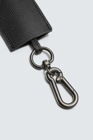 PORTE-CLÉS AVEC PENDENTIF EN CUIR - Noir de Zara - Image 3
