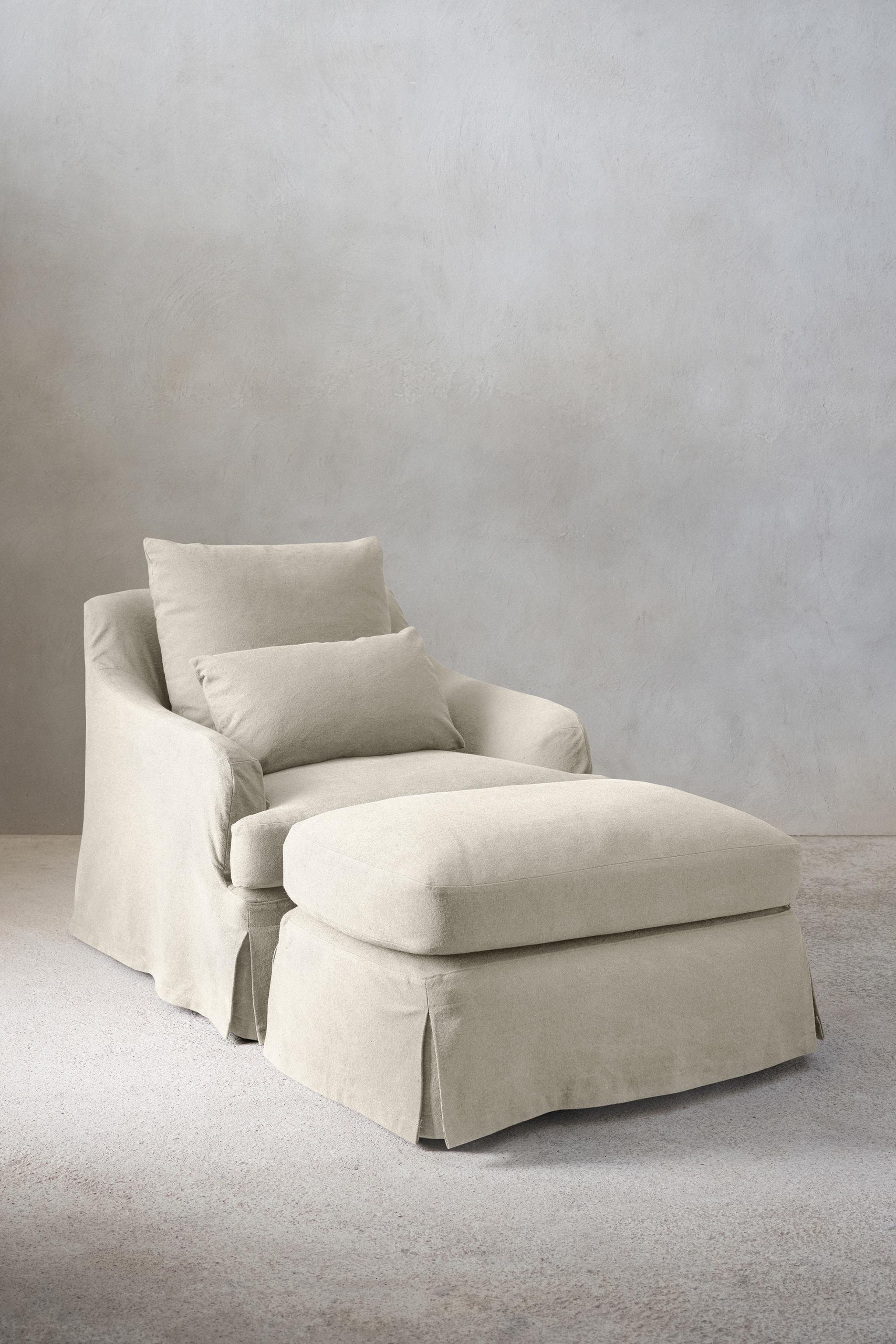 FOOTSTOOL 01 — Light beige