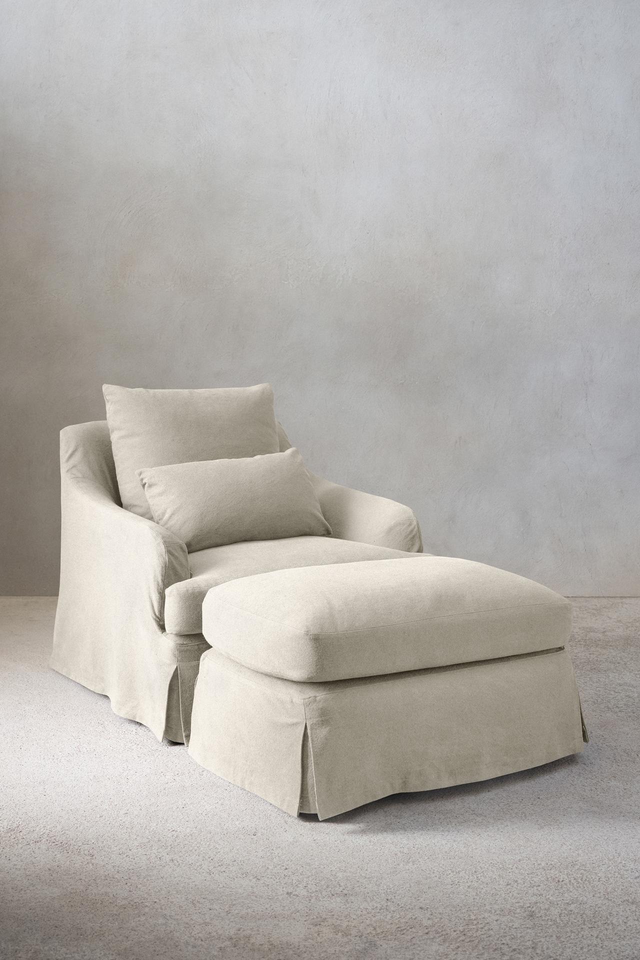 FOOTSTOOL 01 — Light beige