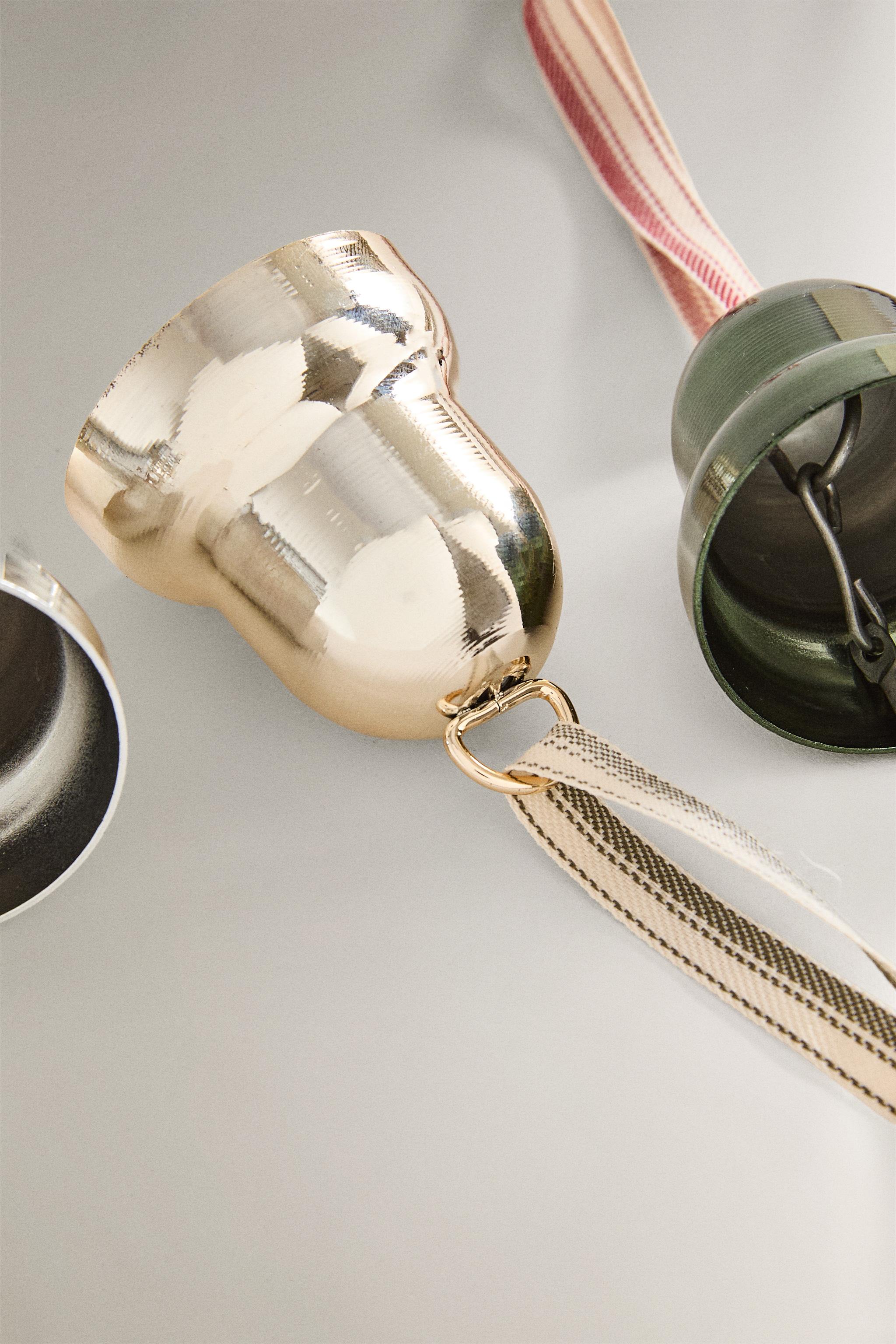 LOT D'ORNEMENTS SAPIN CLOCHES DE NOËL (LOT DE 4)