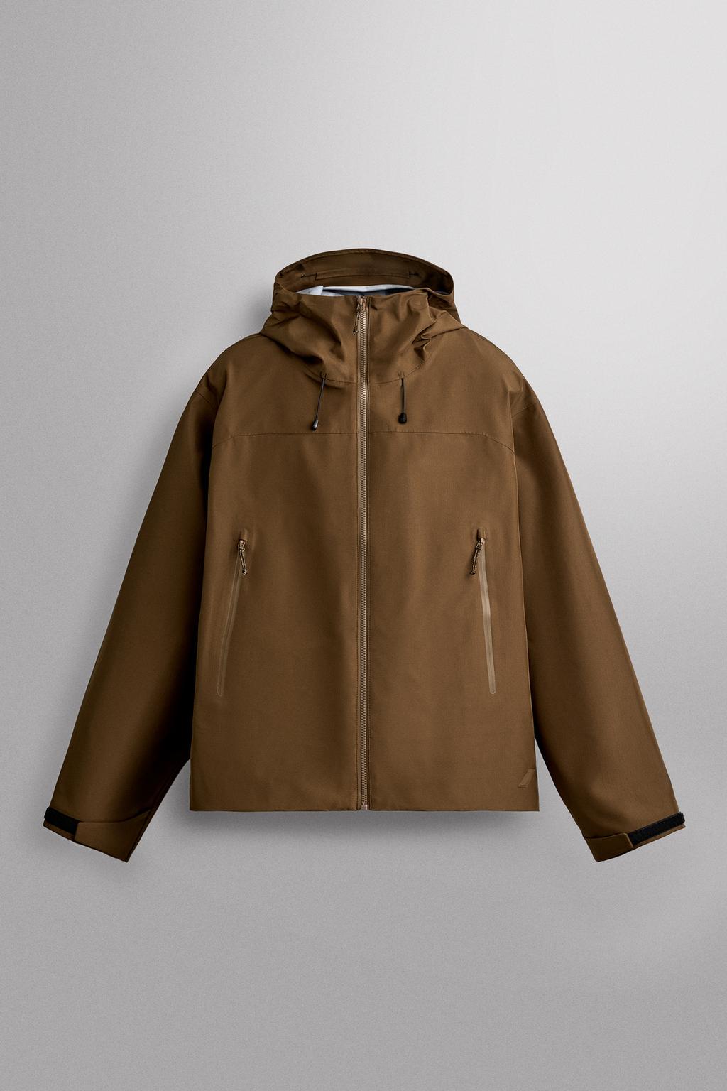 TECHNICAL WATERPROOF JACKET