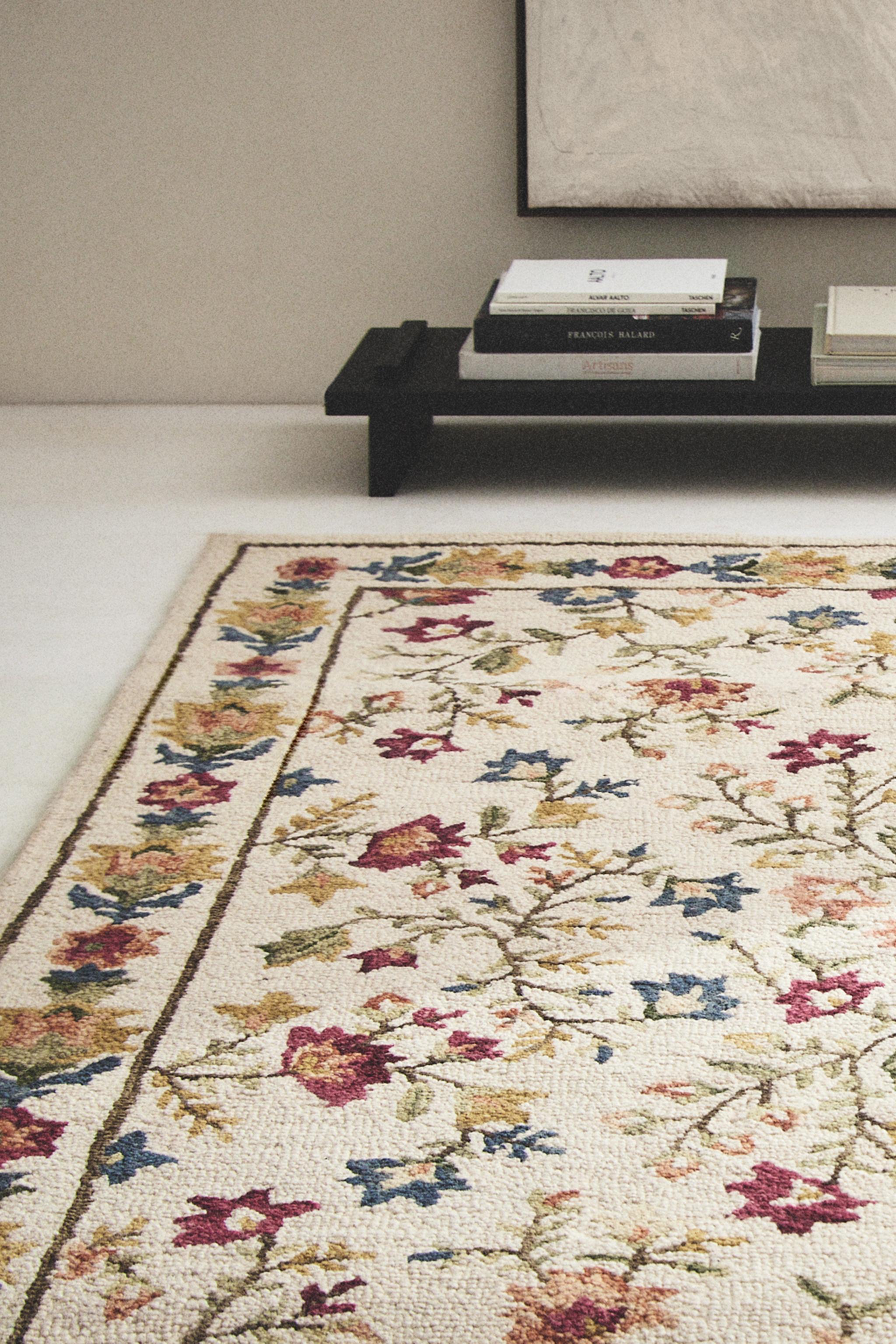 FLORAL PRINT WOOL RUG