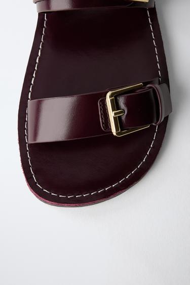 SANDALES À BOUCLES EN CUIR - Grenat de Zara - Image 5