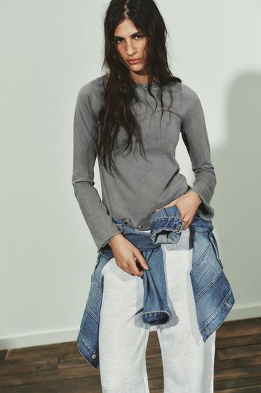 TOP LAVADO TACHAS - Gris claro de Zara