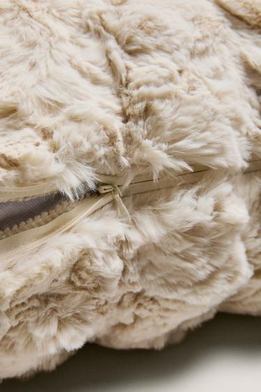 FAUX FUR CUSHION COVER - Ecru by Zara - Image 3