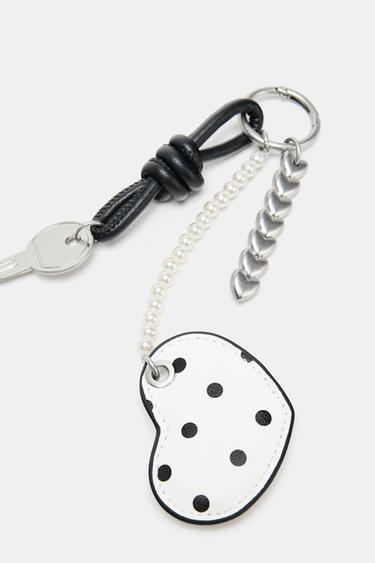 HEART CHARM KEY RING - Black by Zara