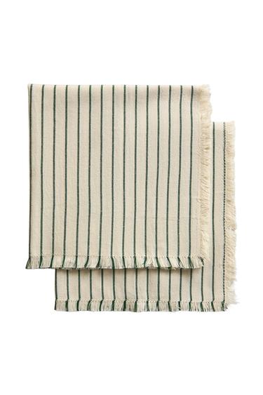 PACK OF STRIPED AND FRINGED NAPKINS (PACK OF 2) - خَام الخاص بـ Zara