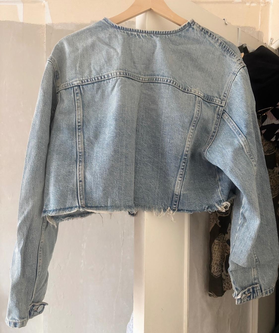 BLOUSON BLEU CLAIR COURT OVERSIZE - Image 2
